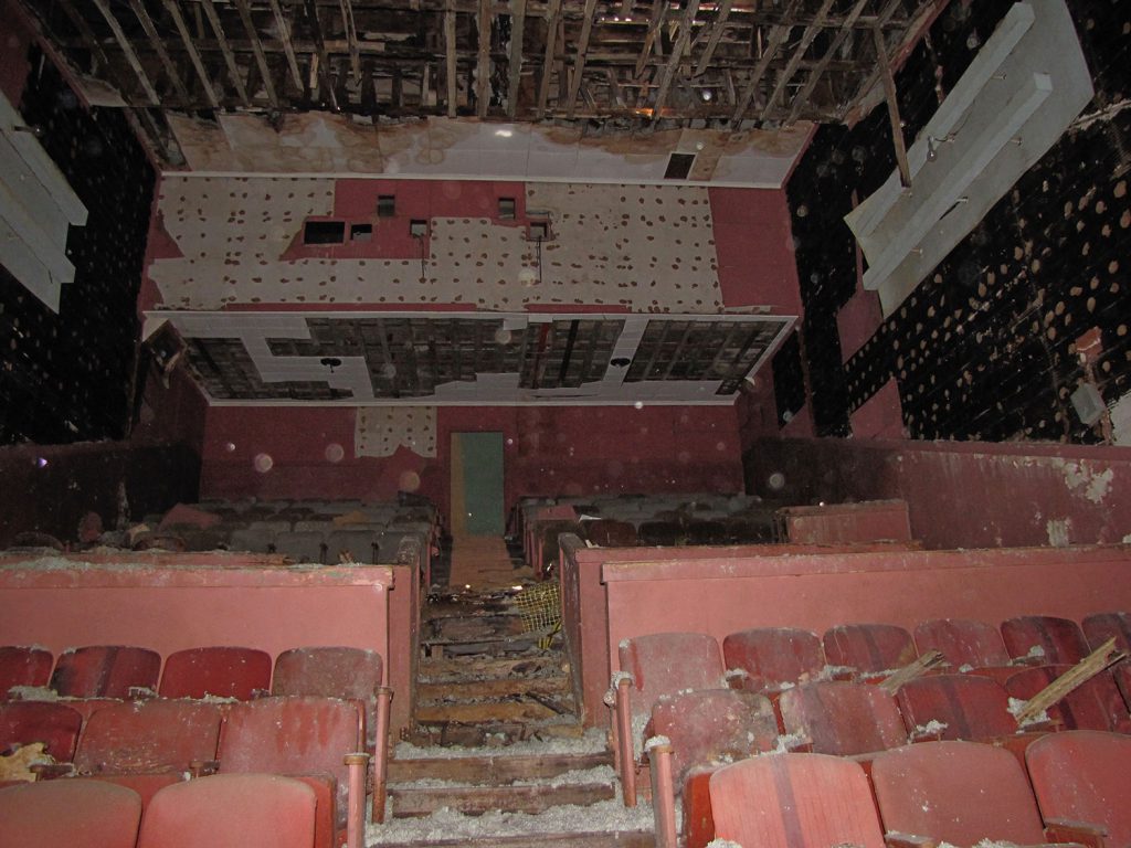 interior of the queen before renovations, circa 2010.